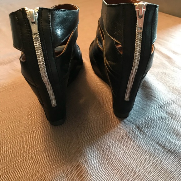 Strappy platform booties - Picture 2 of 7